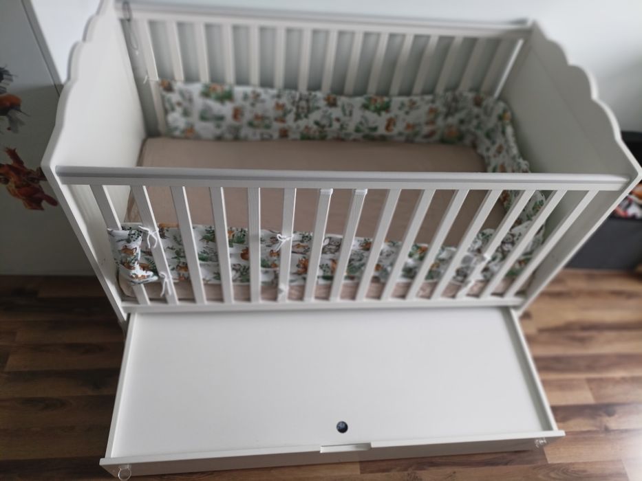 Łóżeczko dziecięce białe