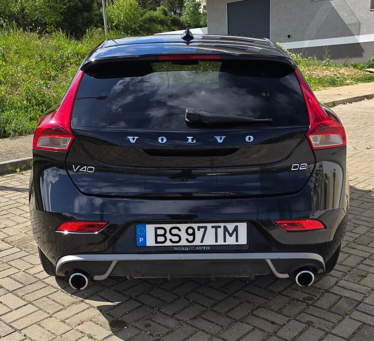 Volvo V40 D2 R-design