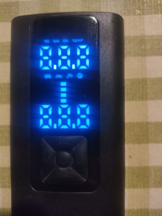 Kompresor samochodowy, pompka elektryczna