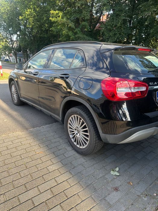 Mercedes-Benz GLA 180 • 2019 r • benzyna