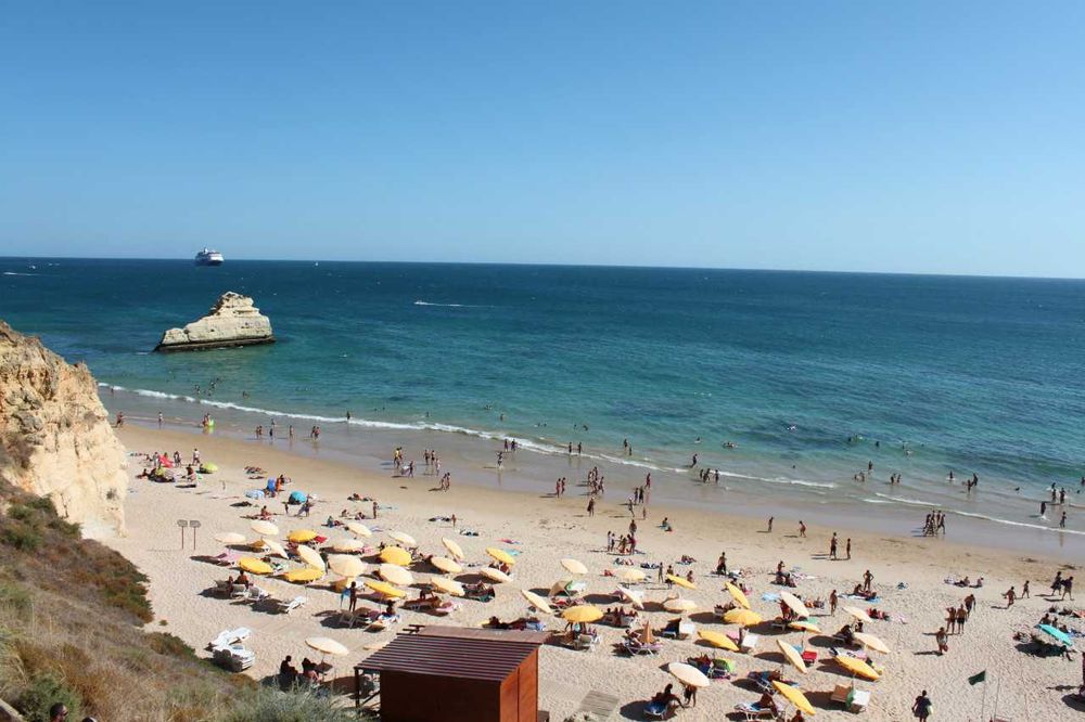 T2 para até 6 pessoas | Vista Mar | Piscina | Garagem | A 50 metros da Praia da Rocha.