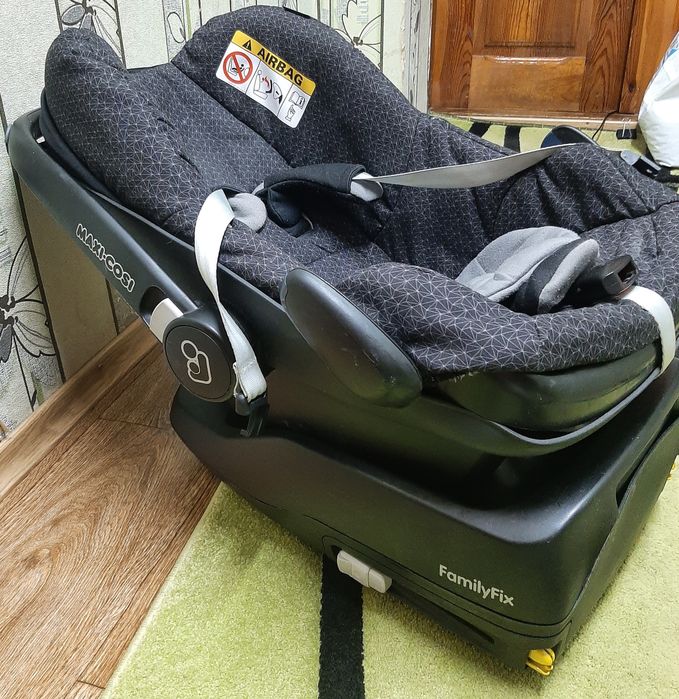 Продам дитячу автолюльку Maxi Cosi з базою ізо-фікс