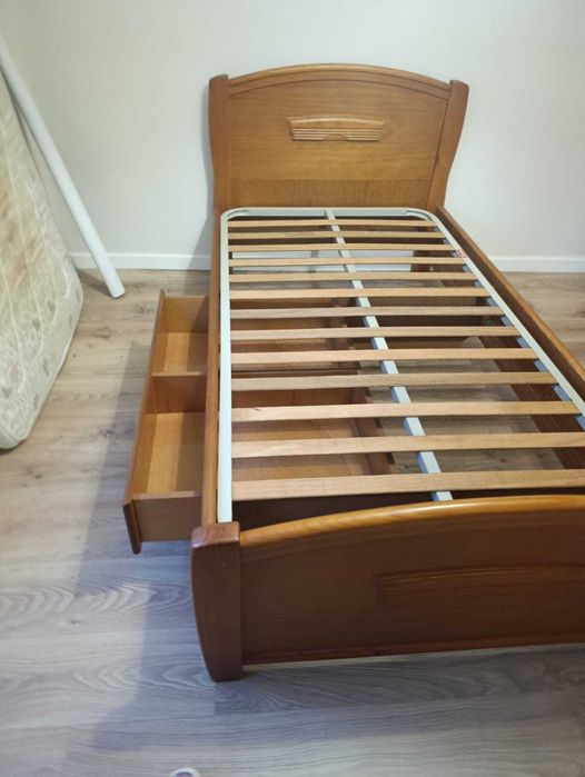 Cama solteiro com colchão