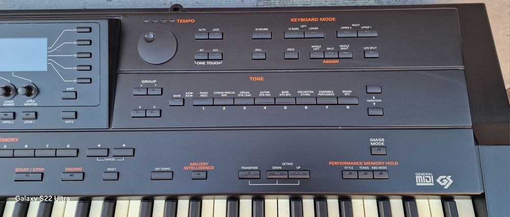 Keyboard Roland G-800 top