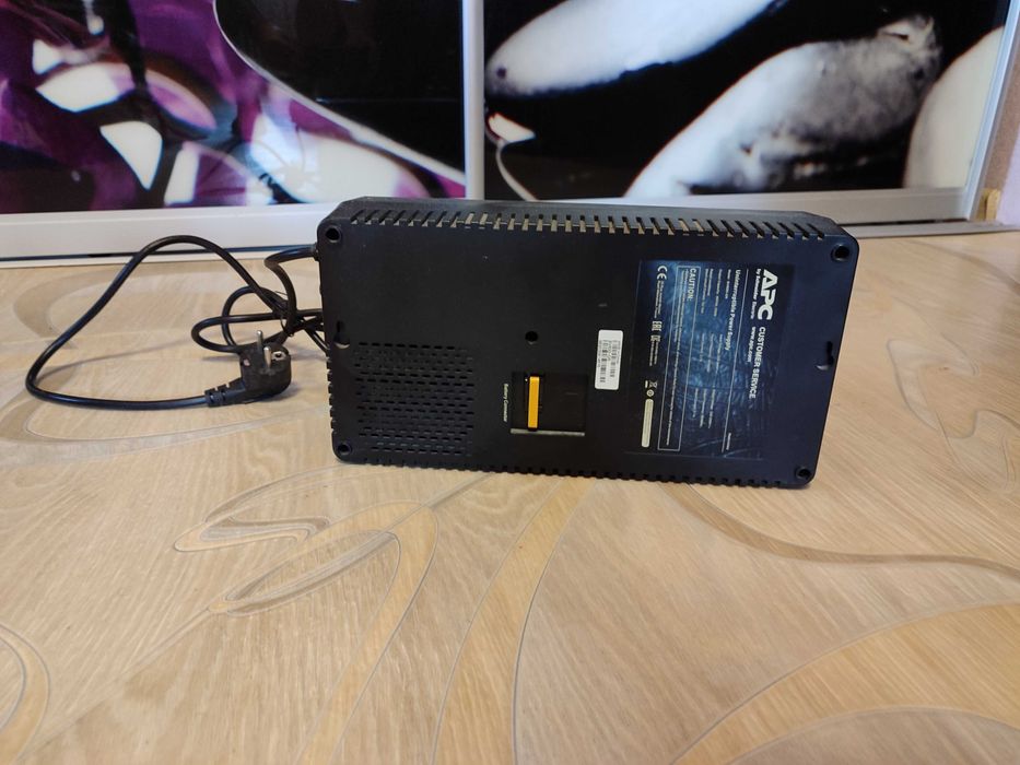 ДБЖ APC Easy UPS, 800 ВА, 230 В, 4 розетки