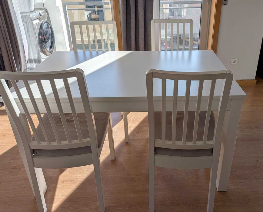 Mesa extensível IKEA LANEBERG 130/190cm + 6 cadeiras EKEDALEN