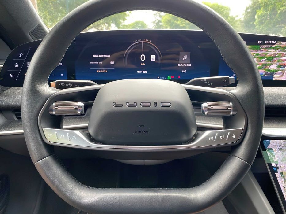 Lucid Air Touring      2024