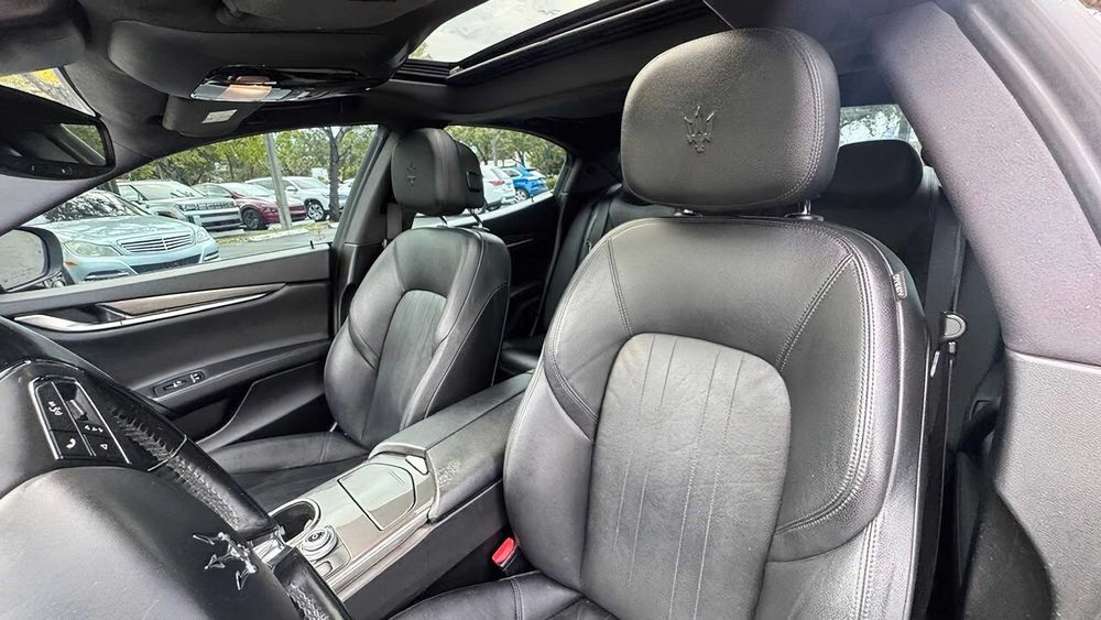 Maserati Ghibli      2019