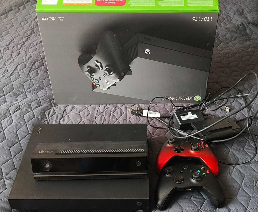 Konsola Xbox One X  1 TB