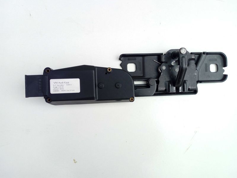 Дотяжка доводчик замок крышки багажника 4F9 827 383 A E Skoda Superb 2