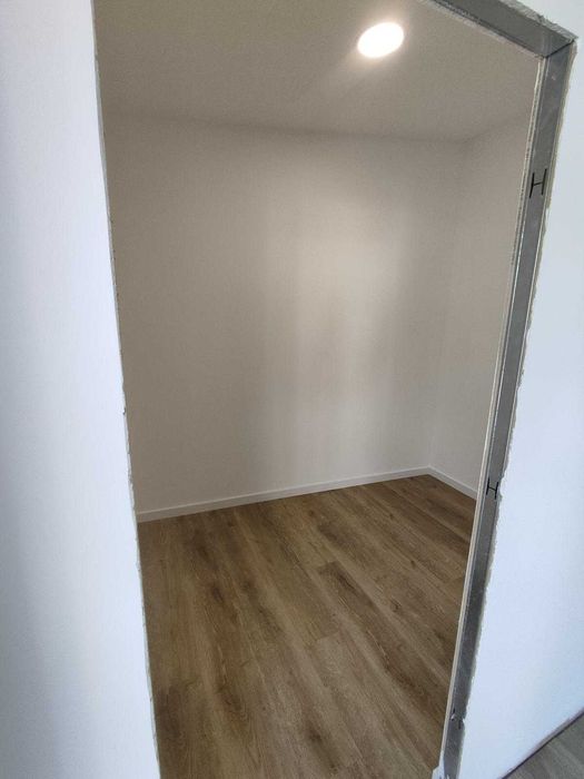 Teto falsos, divisorias em Pladur, Pavimentos,  Eletricidade, Pinturas