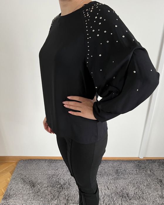 Bluzka z bufiastymi rekawami Zara