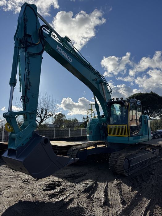 Maquina kobelco 2015 27t