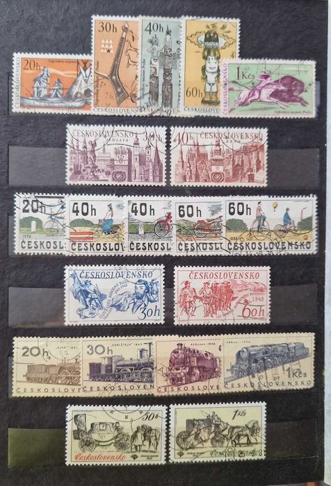 Klaser filatelistyczny ze znaczkami