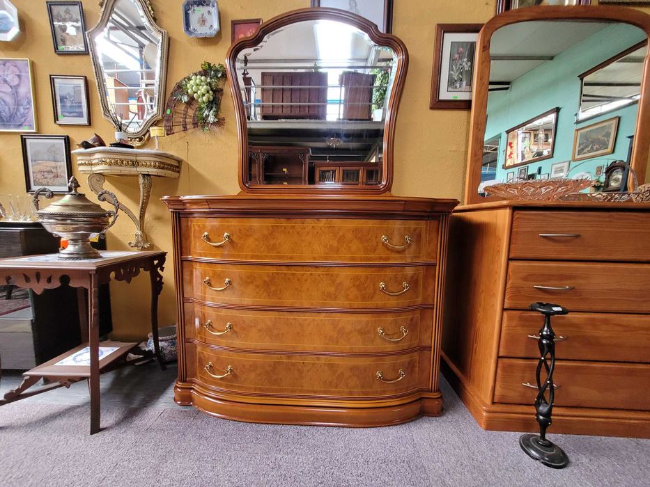 Excelente cómoda com espelho - óptimo estado e qualidade