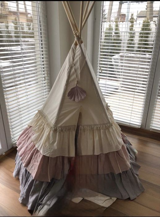 Namiot Tipi z falbankami