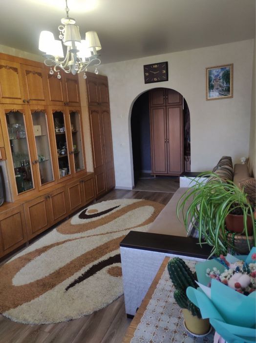 Продаю квартиру смт. Ставище