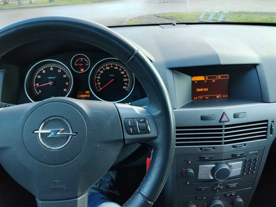 Opel ASTRA H 2006 rok niski przebieg import Niemcy Zarejestrowana w PL