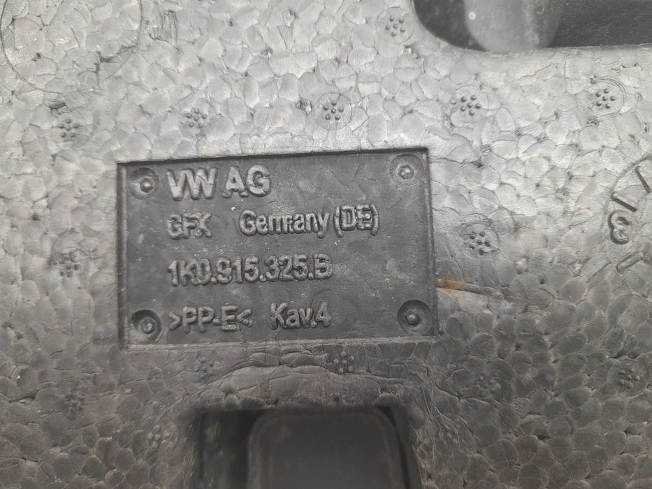 Base / caixa da bateria VOLKSWAGEN Tiguan (5N)