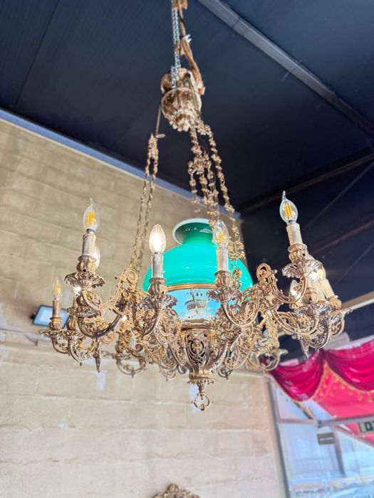 Salão de Beleza Premium a venda totalmente equipado pronto a trabalhar