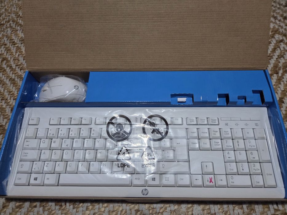 HP Wireless Keyboard and Mouse Bundle447279146699345921