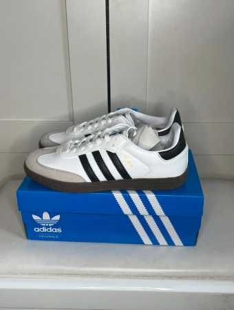 Adidas Samba OG: Black White Gum