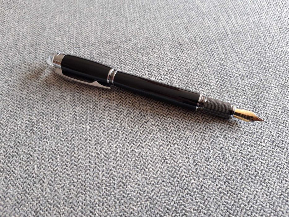 Caneta de tinta permanente MONTBLANC