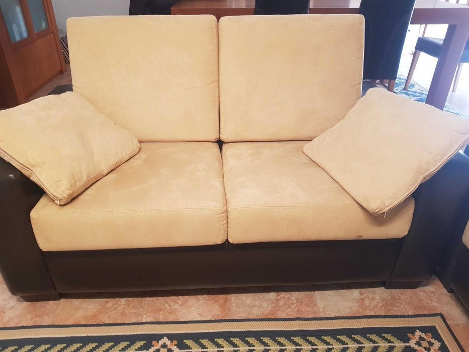 2 Sofás em bom estado