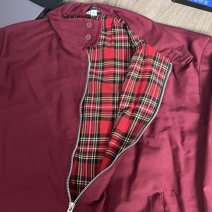 червоний харкет