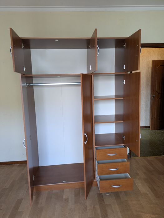 Armário/ Guarda roupa