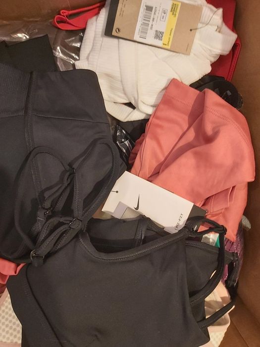 Odzież sportowa ubrania Nike box pakiet mix karton pudlo nowe Tanio