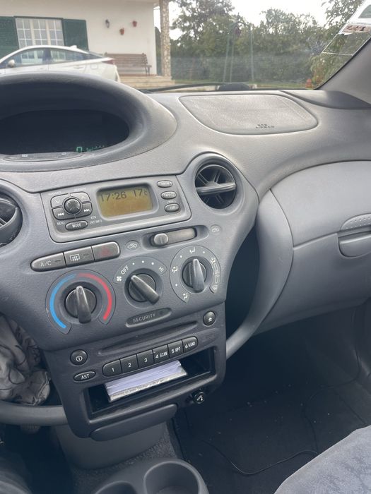 Toyota yaris 1.0 VVTi 2002
