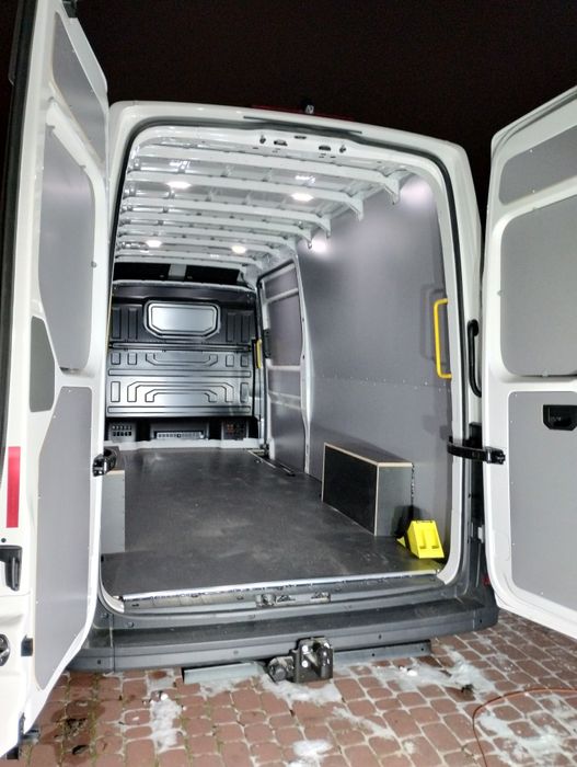 VW Crafter L4H2 - podłoga, zabudowa