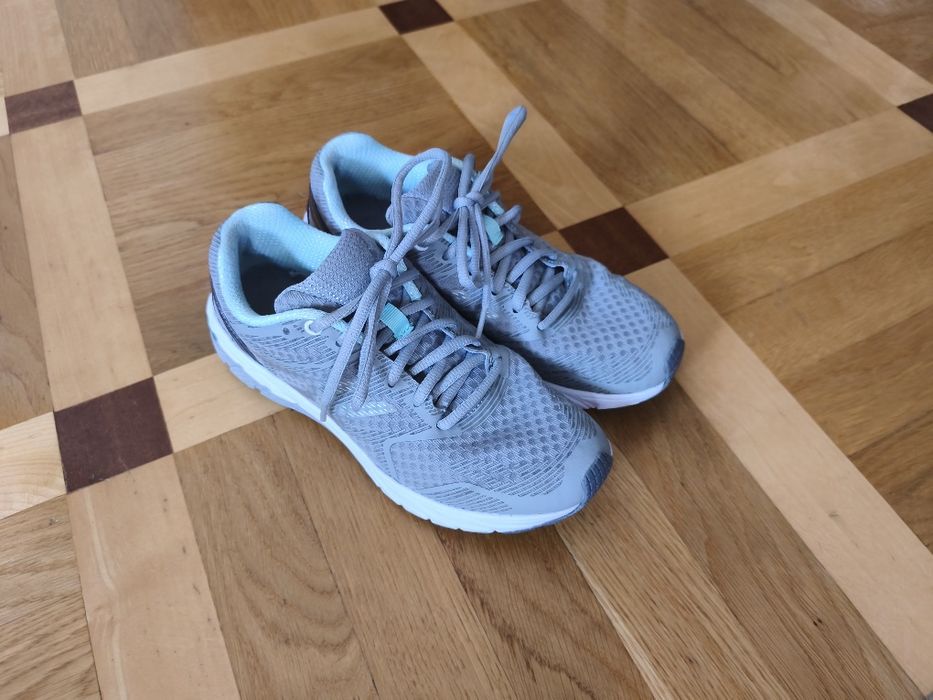Buty sportowe damskie r.38