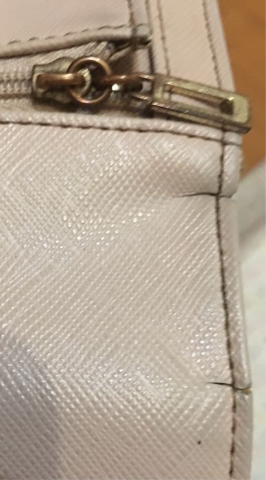 Carteira Bege da Guess