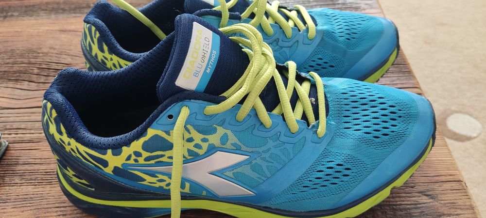 Sneakersy, biegowe buty