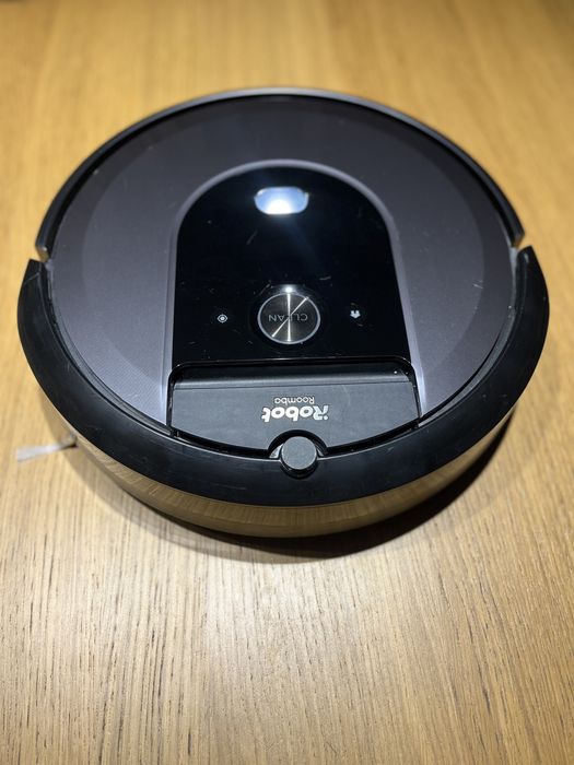 iRobot Roomba i7