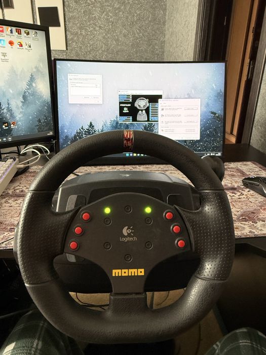 Игровой руль logitech momo racing