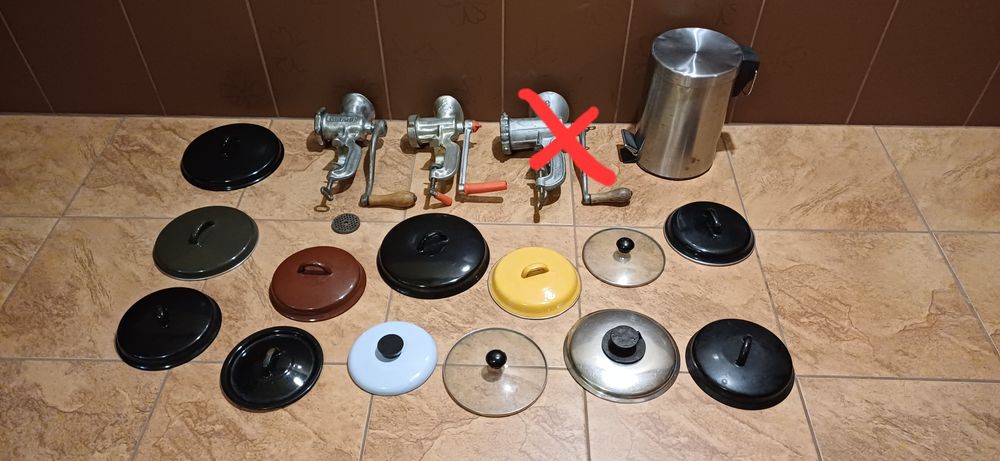 Baniaczki emaliowane maszynki do mięsa,serwisy do kawy.