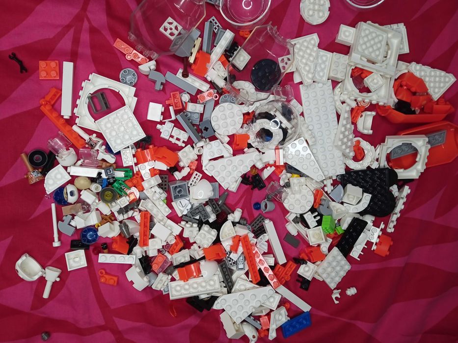 Конструктор лего космічна станція