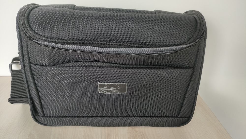 Torba kuferek z paskiem