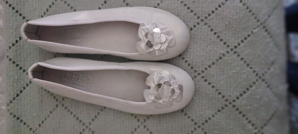 Sapatilhas /Sapatos e Botas de menina