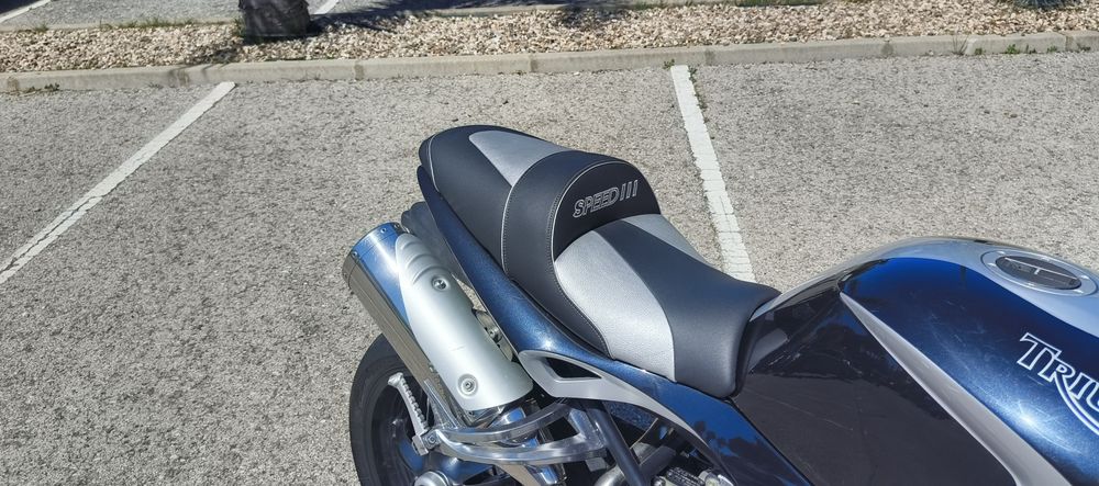 Triumph speed triple 1050 (primeira mão/excelente estado)