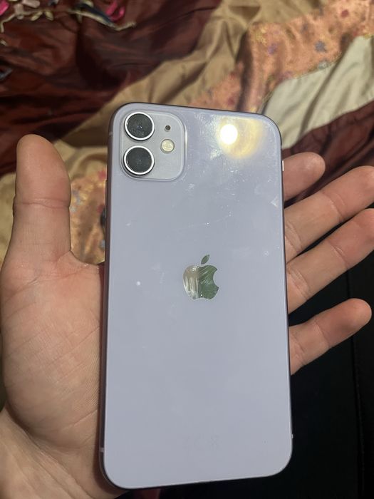 Продам айфон 11 на 64 гб