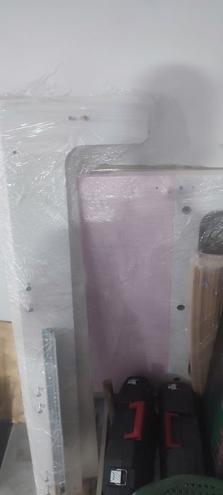 Cama extensível IKEA para menina