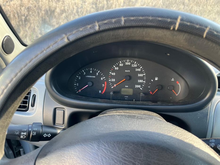 Carro Nissan Micra