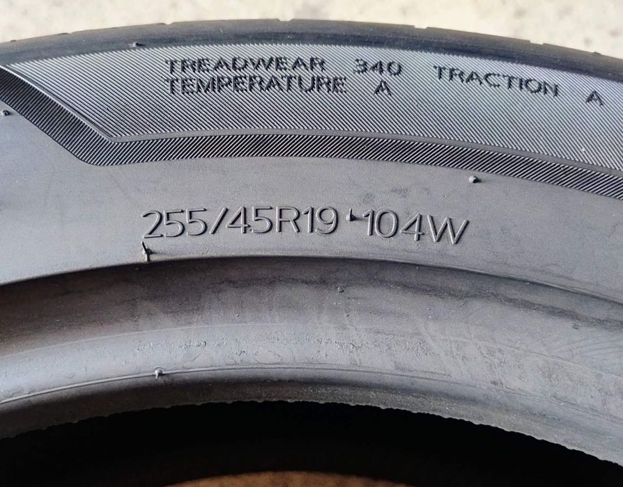 Шини літні R19 255/45 Hankook Ventus S1 Evo3 EV