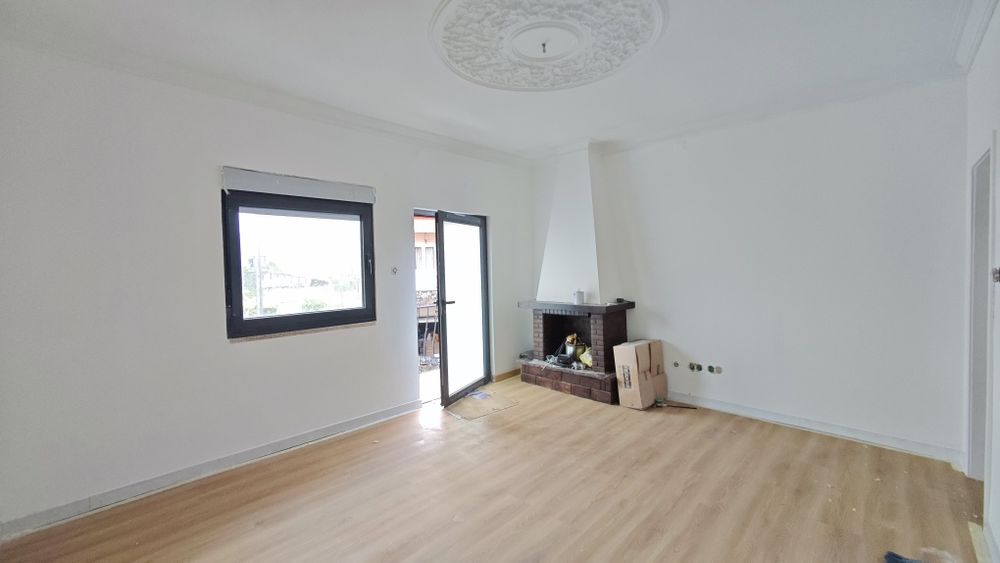 Apartamento T2+1 com logradouro em Barroselas