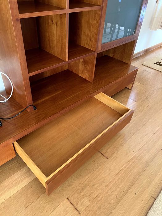 Móvel de sala em cerejeira