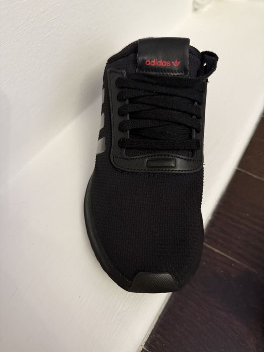 Adidas кросівки оригінал нові 38р